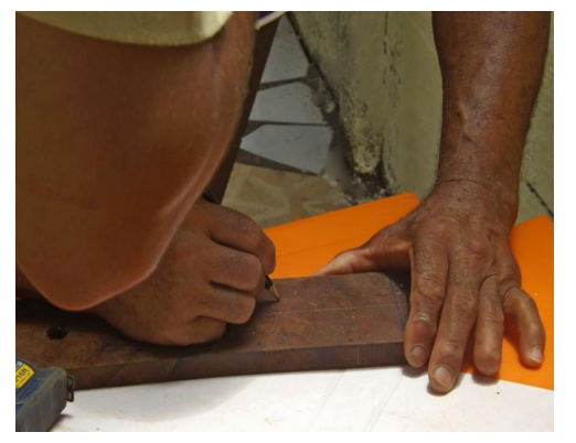 Mestre Chico (Francisco de Assis de Oliveira Belém), marcando o graminho, em Valença. Fonte: QUEIROZ, 2025, pg. 26)